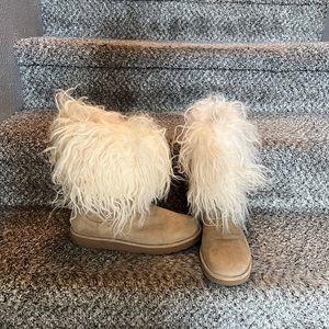 UGG Mongolian Cuff S/N 3166 Pull-On Style. Long-Haired Mongolian Shearling